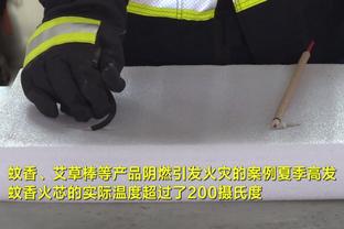 猛！卡梅隆-托马斯半场11中8&三分6中3砍下两队最高24分